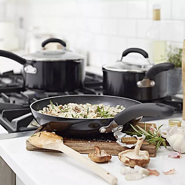 Lakeland Classic 28cm Induction Frying Pan 4 Lakeland Classic 28cm Induction Frying Pan - Image 2