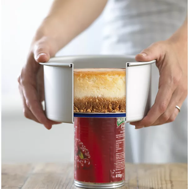 Lakeland PushPan Loose Based 18cm Cake Tin - Round 4 Lakeland PushPan Loose Based 18cm Cake Tin - Round - Image 2