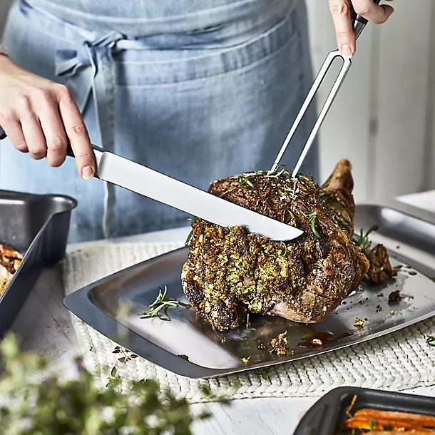 Lakeland Stainless Steel Spiked Carving Tray 6 Lakeland Stainless Steel Spiked Carving Tray - Image 4