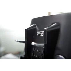 DeLonghi De’Longhi Distinta 4-Slice Toaster Matt Black CTIN4003.BK 8 DeLonghi De’Longhi Distinta 4-Slice Toaster Matt Black CTIN4003.BK -Lake Land 26779 3