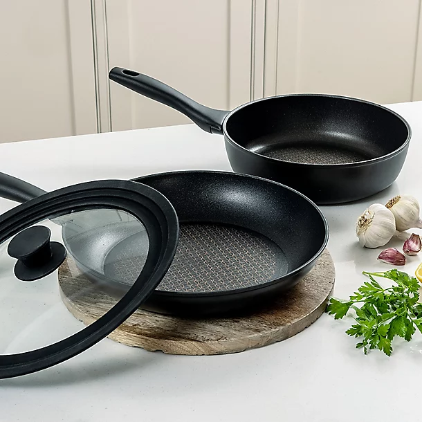 Prestige® Nadiya Loves 2-Piece Frying Pan Set With Universal Lid 4 Prestige® Nadiya Loves 2-Piece Frying Pan Set With Universal Lid - Image 2
