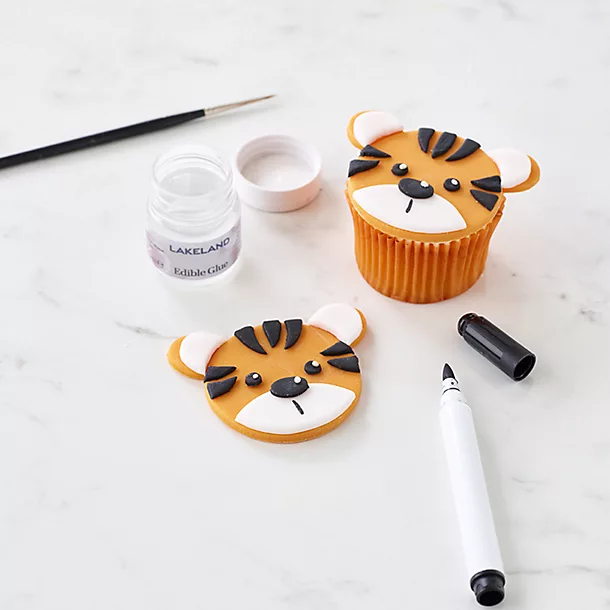 FMM Animal Face Cutter And 3 Renshaw Icing Tiger Colours 9 FMM Animal Face Cutter And 3 Renshaw Icing Tiger Colours - Image 7