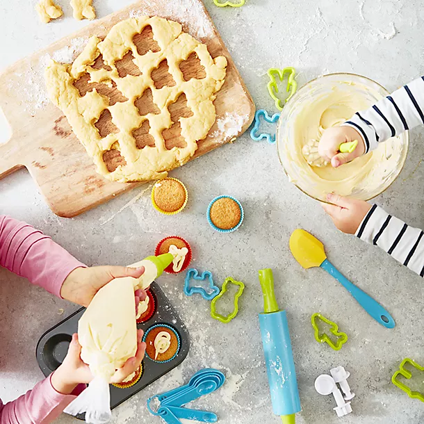 Kids' Real Cookware 48pc Ultimate Baking Gift Set 4 Kids' Real Cookware 48pc Ultimate Baking Gift Set - Image 2