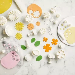 Lakeland 19-Piece Floral Icing Cutter Set 10 Lakeland 19-Piece Floral Icing Cutter Set -Lake Land 32897 4