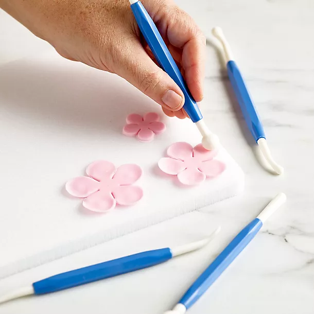 Lakeland 30pc Decorating Icing Tools Set 8 Lakeland 30pc Decorating Icing Tools Set - Image 6