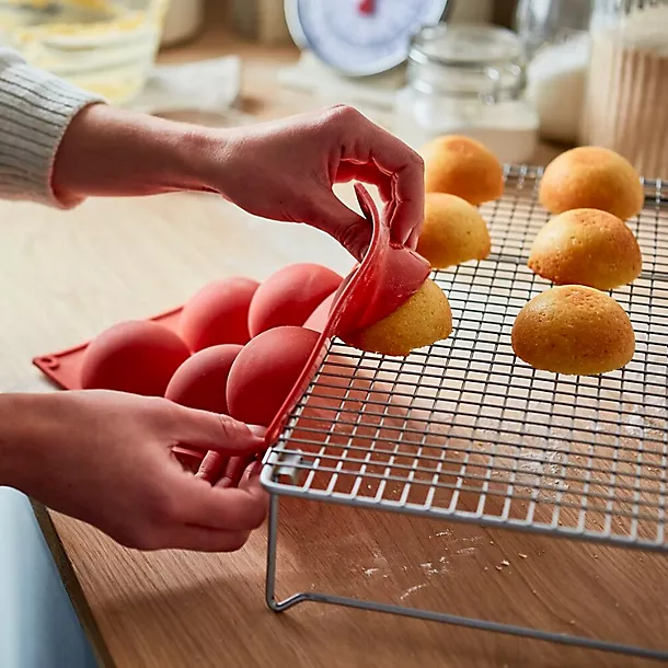 Lakeland Silicone Animal Cake Mould 5 Lakeland Silicone Animal Cake Mould - Image 3