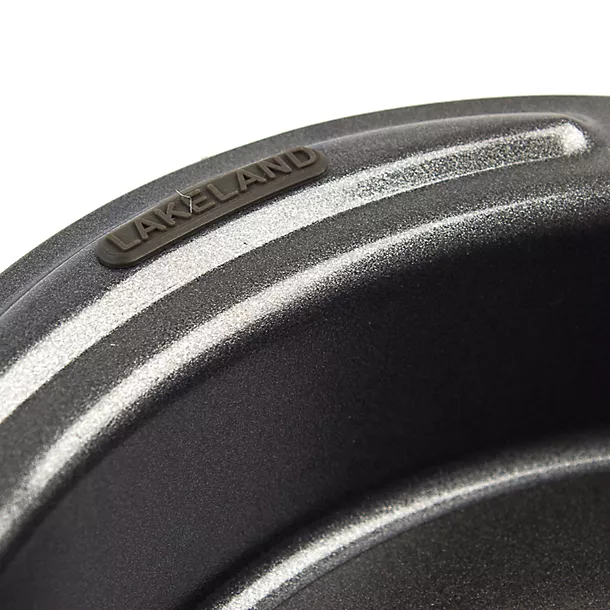 Set Of 2 Lakeland Blue 18cm Loose Based Round Sandwich Tins 6 Set Of 2 Lakeland Blue 18cm Loose Based Round Sandwich Tins - Image 4