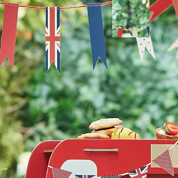 London Bus Cake Stand 4 London Bus Cake Stand - Image 2