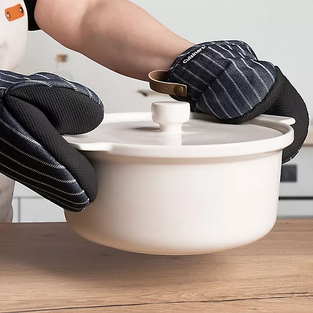 2 Cuisinart Neoprene Mini Oven Mitts Herringbone Blue 4 2 Cuisinart Neoprene Mini Oven Mitts Herringbone Blue - Image 2