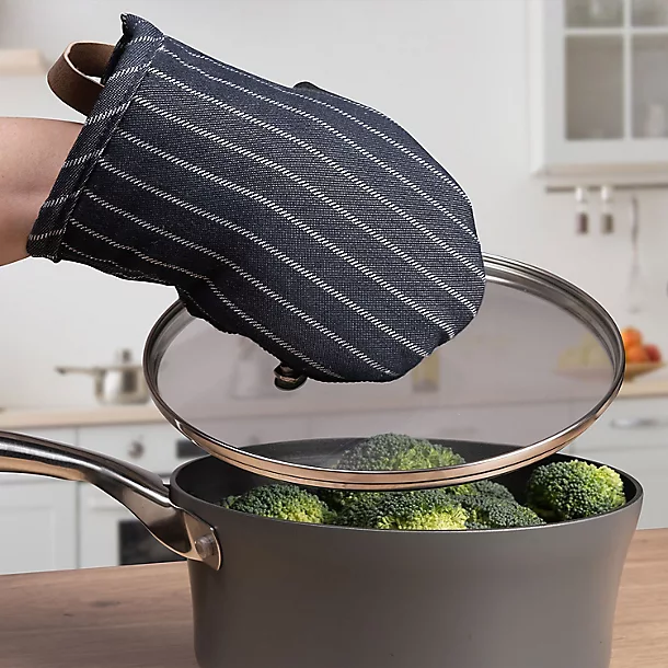 2 Cuisinart Neoprene Mini Oven Mitts Herringbone Blue 5 2 Cuisinart Neoprene Mini Oven Mitts Herringbone Blue - Image 3