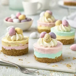 Lakeland 12 Hole Loose Based Mini Sandwich Tin 21 Lakeland 12 Hole Loose Based Mini Sandwich Tin -Lake Land 70171 10