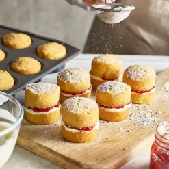 Lakeland 12 Hole Loose Based Mini Sandwich Tin 17 Lakeland 12 Hole Loose Based Mini Sandwich Tin -Lake Land 70171 6