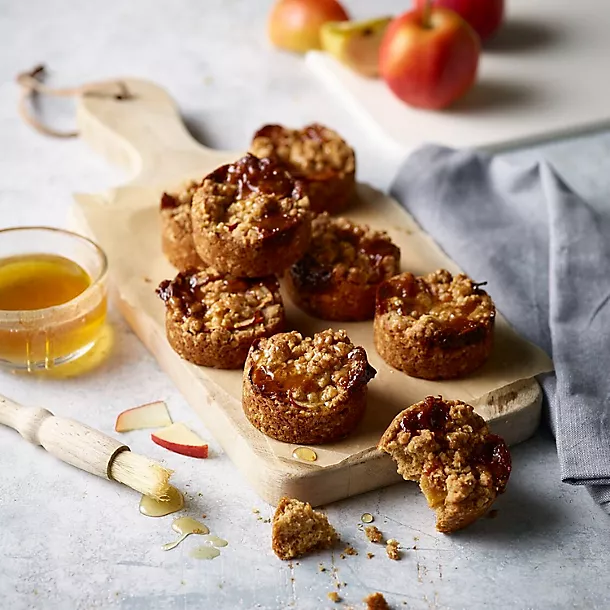 Lakeland 12 Hole Loose Based Mini Sandwich Tin 9 Lakeland 12 Hole Loose Based Mini Sandwich Tin - Image 7