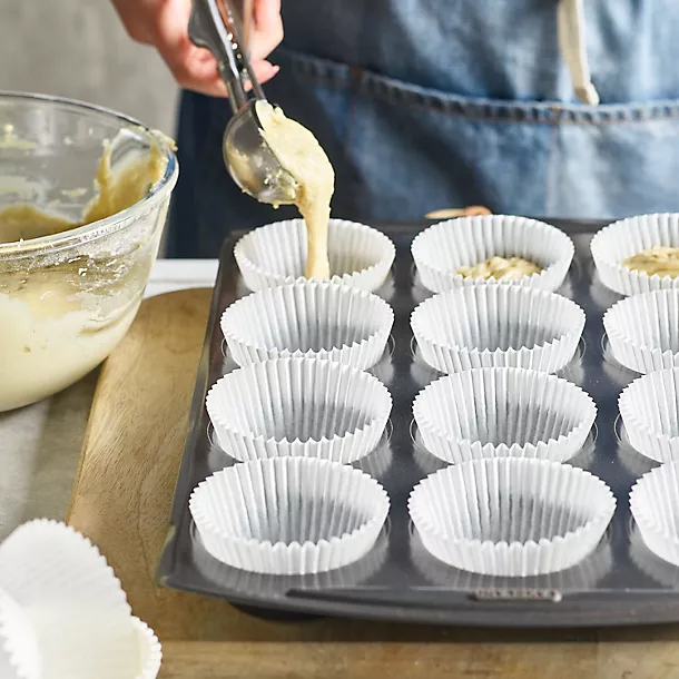 Lakeland 12 Hole Deep Bun Tin 5 Lakeland 12 Hole Deep Bun Tin - Image 3