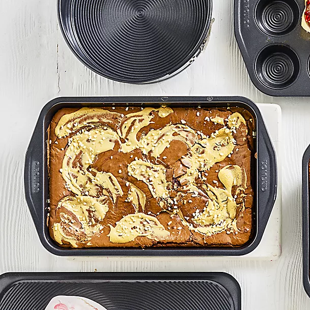 Circulon Ultimum Rectangular Cake Tin 4 Circulon Ultimum Rectangular Cake Tin - Image 2