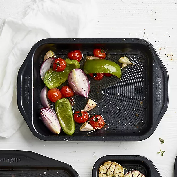 Circulon Ultimum Small Roasting Tray 4 Circulon Ultimum Small Roasting Tray - Image 2