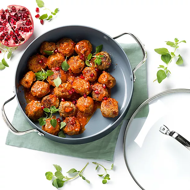 GreenPan Venice Pro 26cm Shallow Casserole With Glass Lid 5 GreenPan Venice Pro 26cm Shallow Casserole With Glass Lid - Image 3