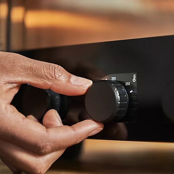 Ooni Volt 12 Electric Pizza Oven & Cover Bundle 9 Ooni Volt 12 Electric Pizza Oven & Cover Bundle - Image 7